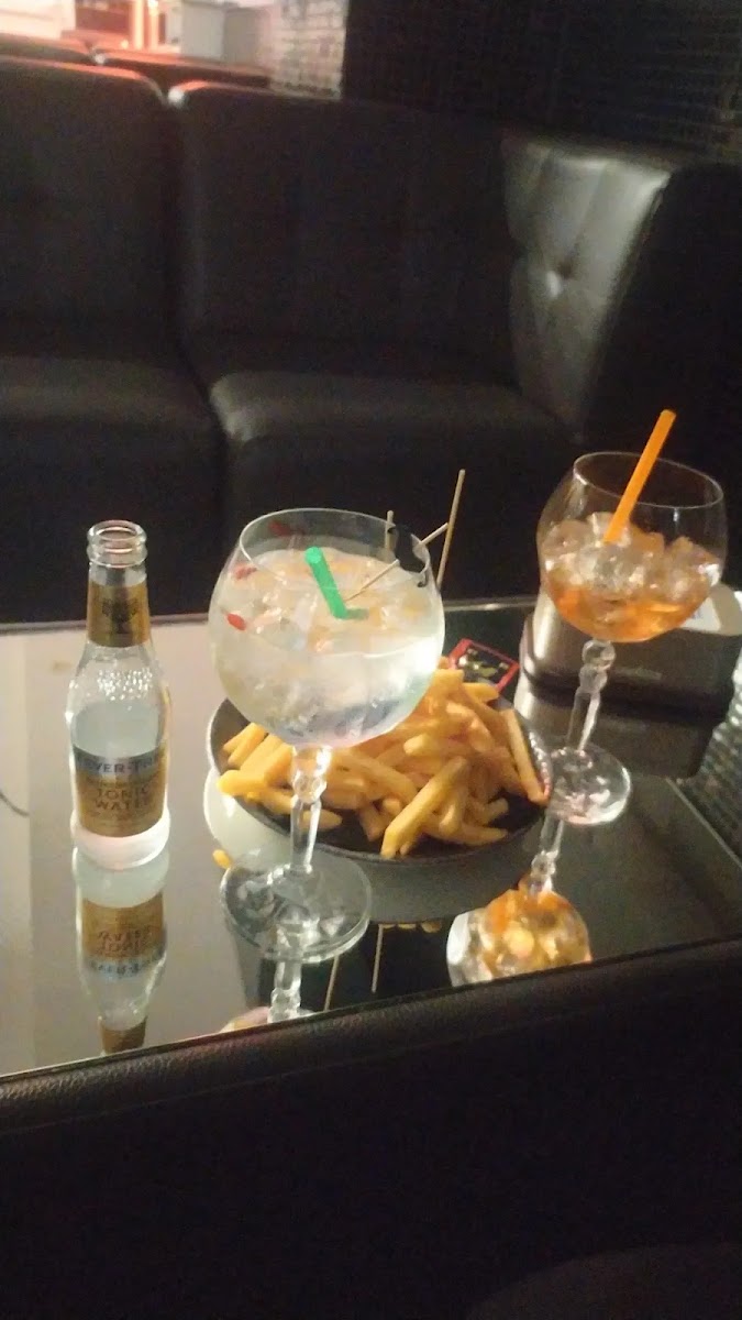 newMOMA The Show Lounge Bar Photo 5