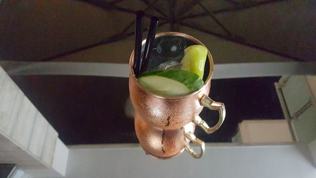newMOMA The Show Lounge Bar Photo 8