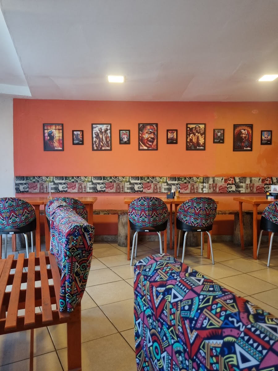 Restaurante Madiba - Comida de Preto Photo 7