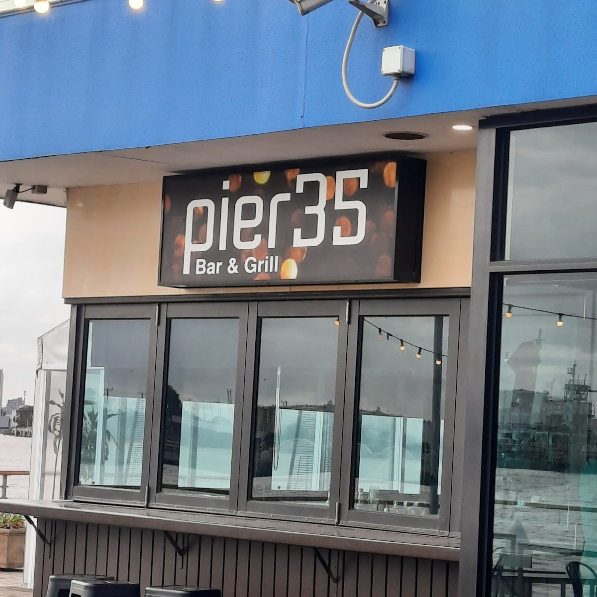 Pier 35 Bar & Grill