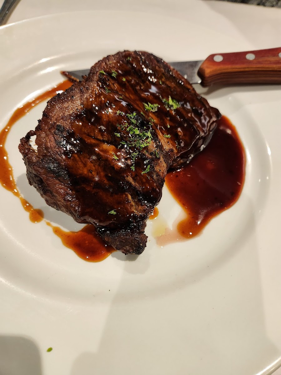 Pier 35 Bar & Grill Photo 10