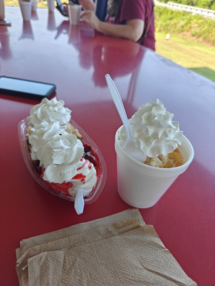 Reesers' Soft Ice Cream Photo 2