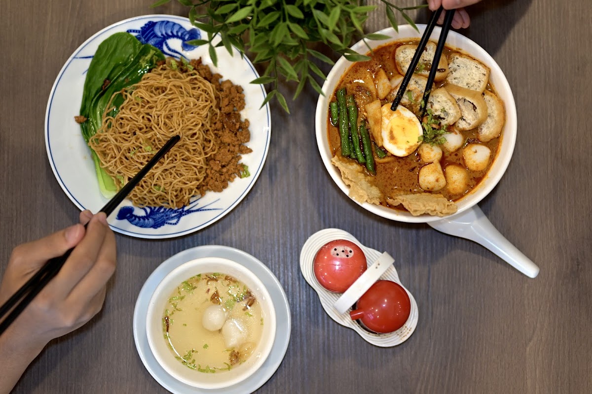 KOMO KOPITIAM @ TTDI Photo 3