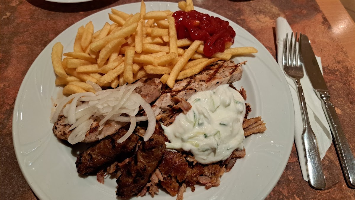 Akropolis Grill Photo 2