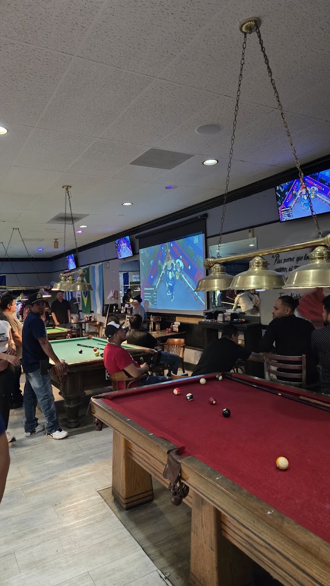 Centro Botanero Bar & Grill Photo 4