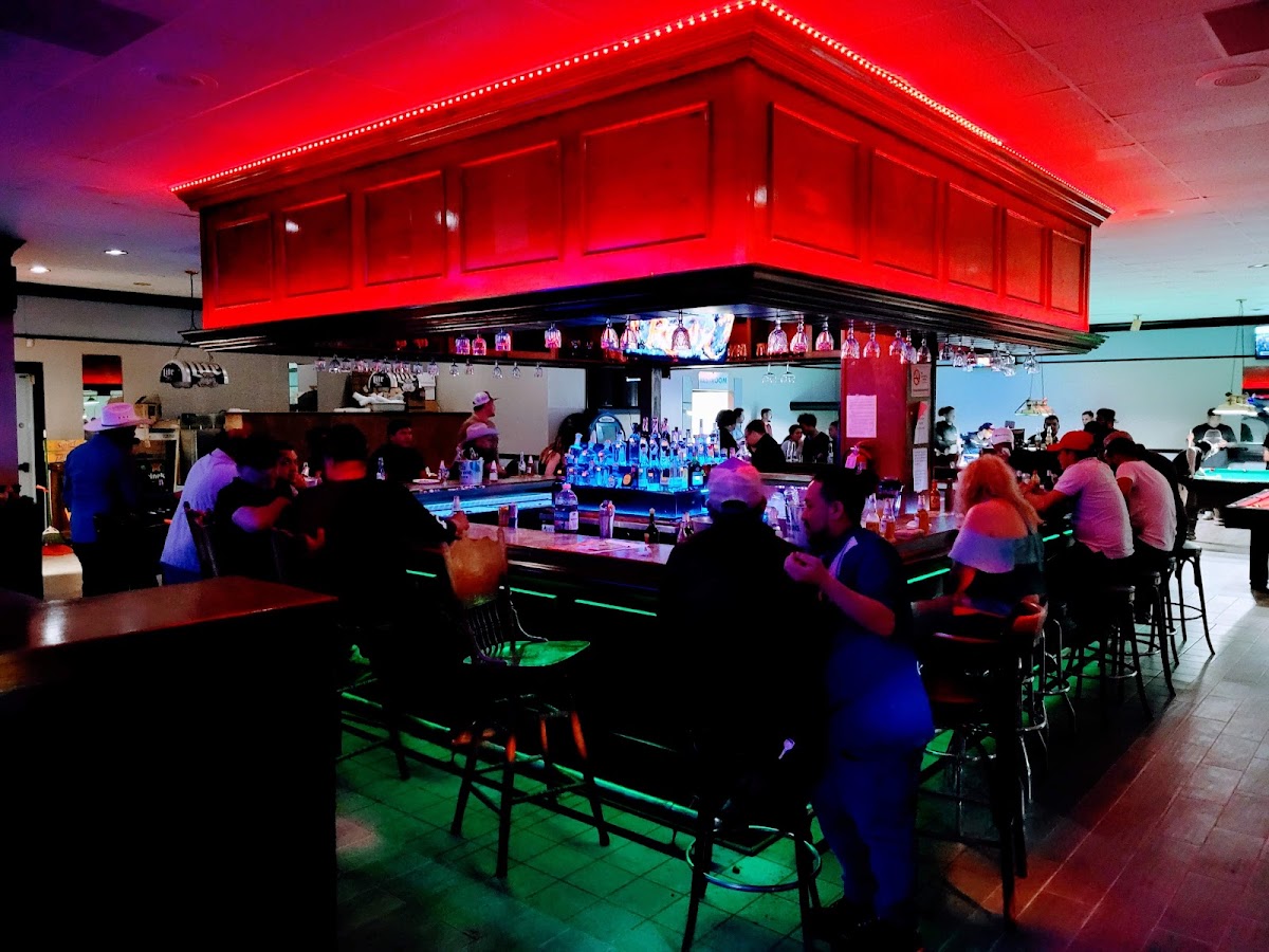 Centro Botanero Bar & Grill Photo 6