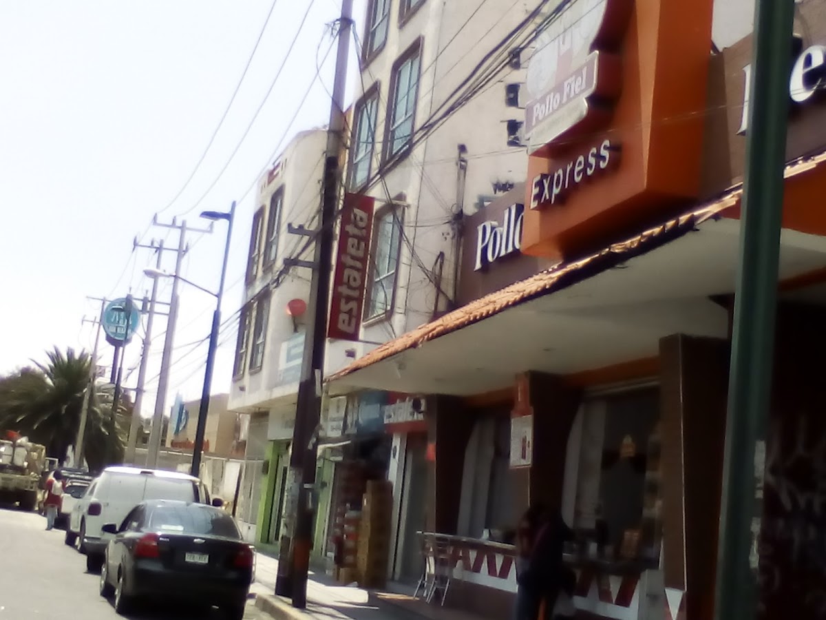 Pollo Fiel Photo 4