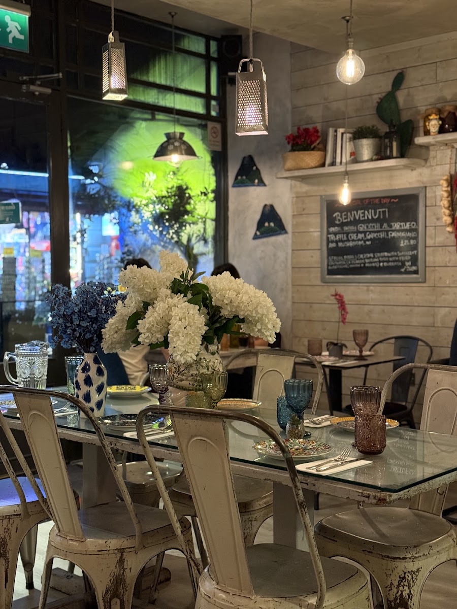Pane Cunzato - Italian Pizza Restaurant