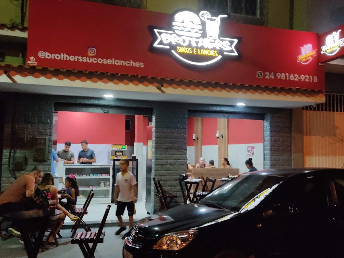 Brothers Sucos e Lanches Photo 3
