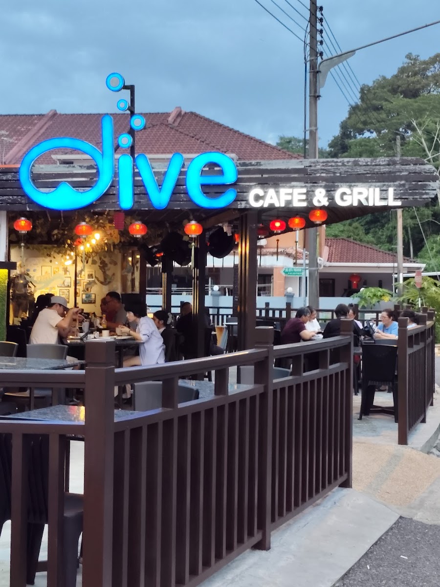 Dive Cafe & Grill