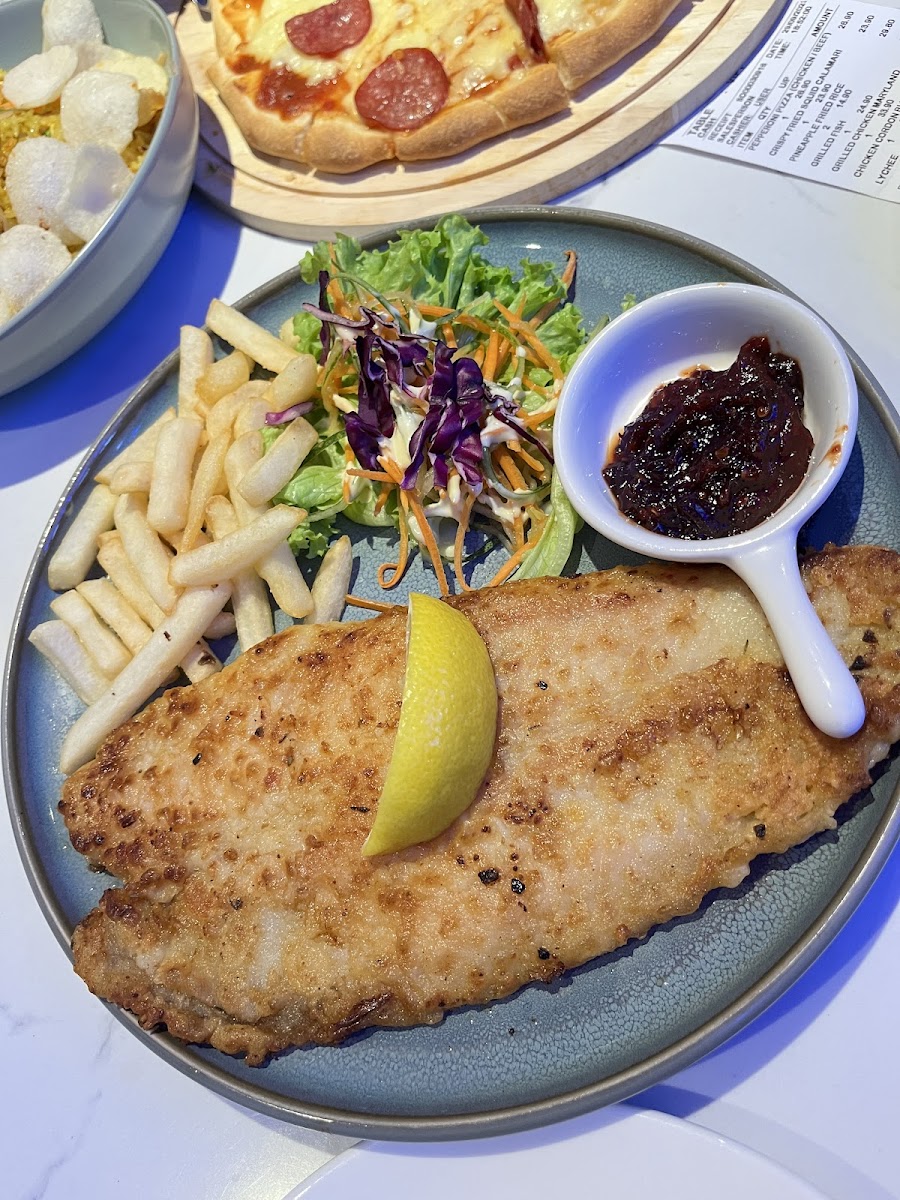 Dive Cafe & Grill Photo 3