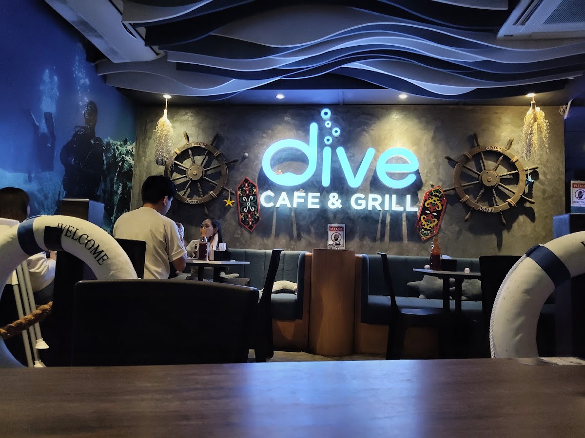 Dive Cafe & Grill Photo 4
