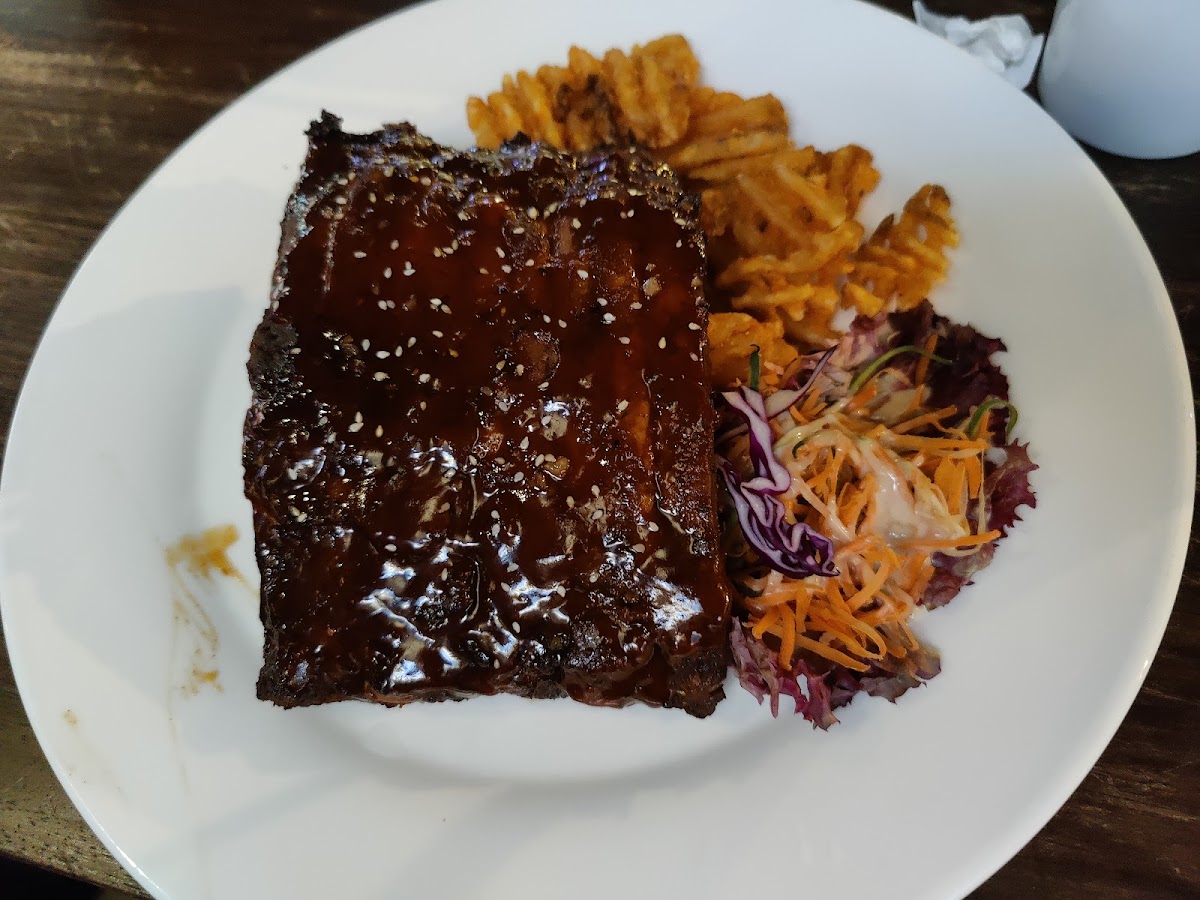 Dive Cafe & Grill Photo 7