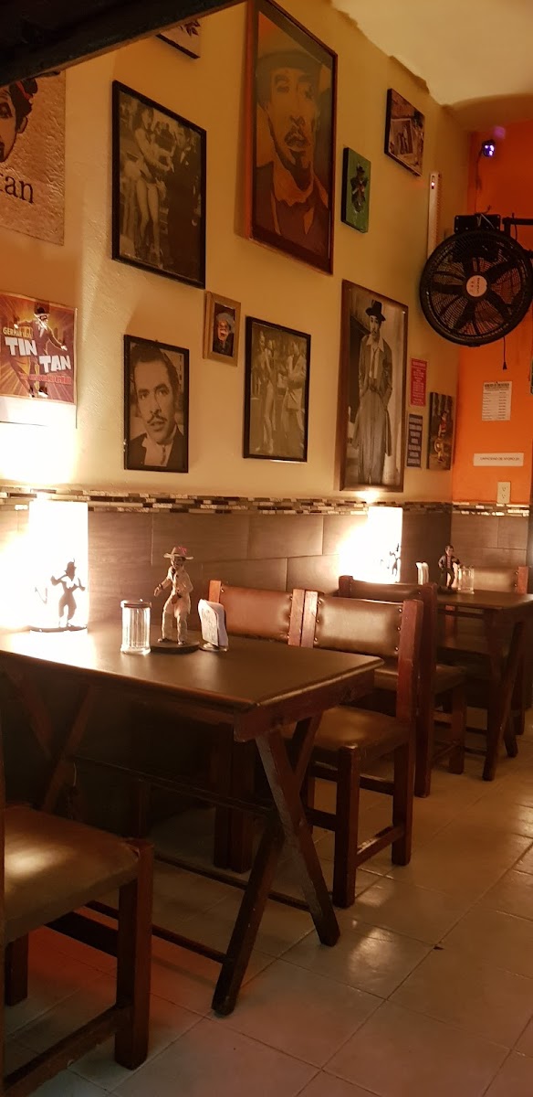 Tin Tan Café