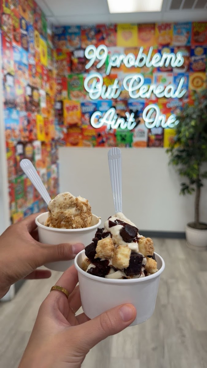Milky Ways Ice Cream & Cereal Bar Photo 3