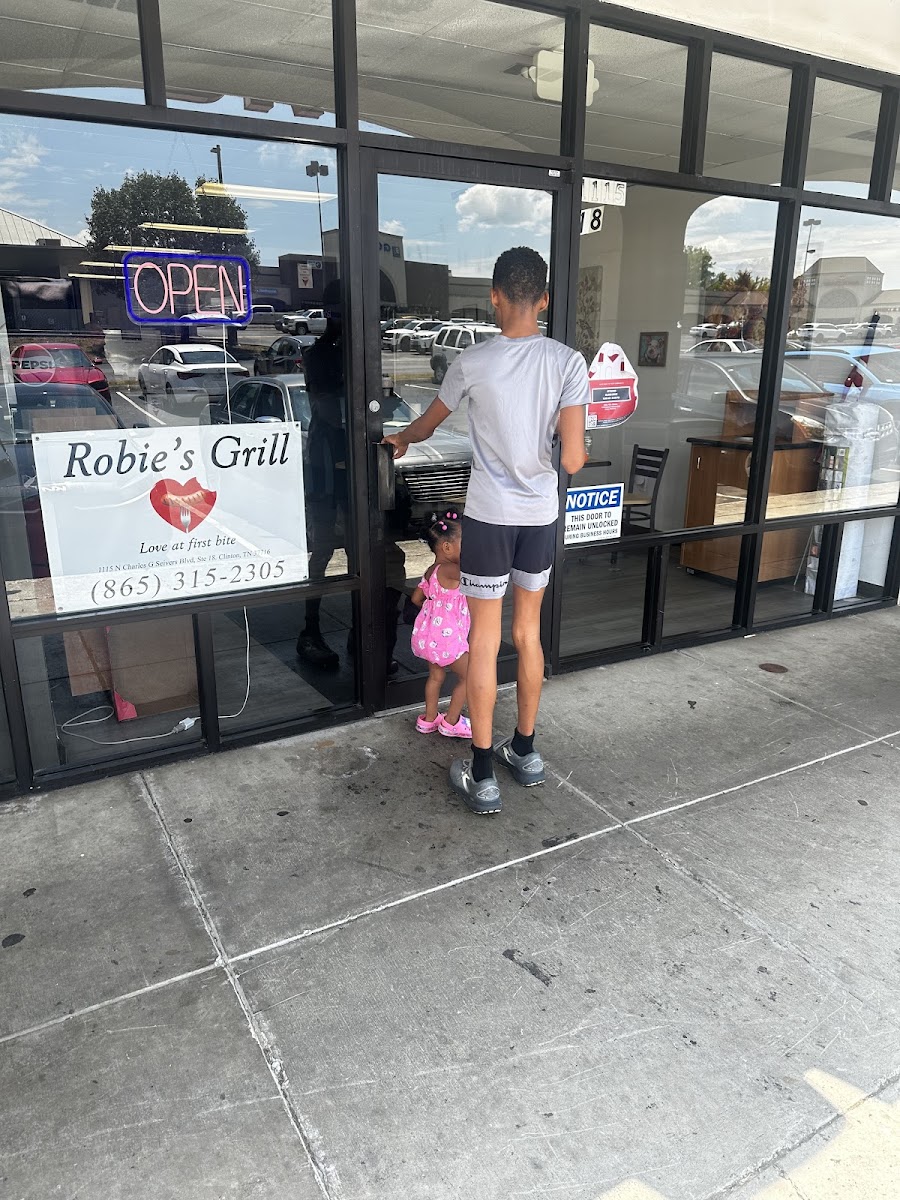 Robie’s Grill Photo 4