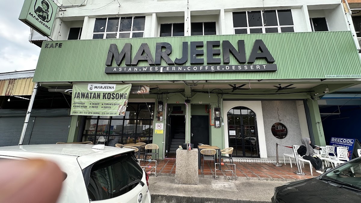 Marjeena Cafe Parit Buntar