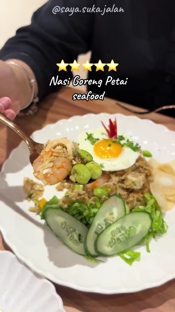 Marjeena Cafe Parit Buntar Photo 2
