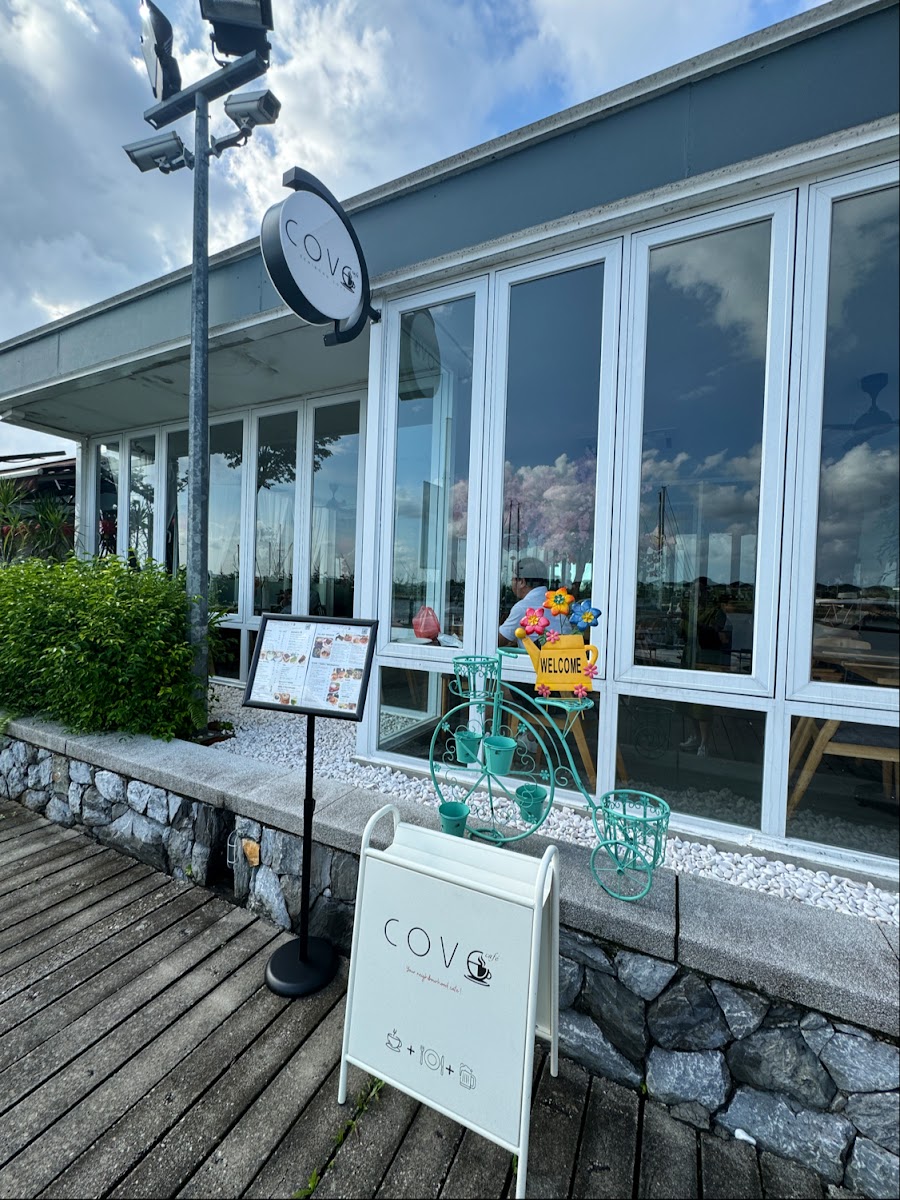 Cove Cafe Senibong Photo 4