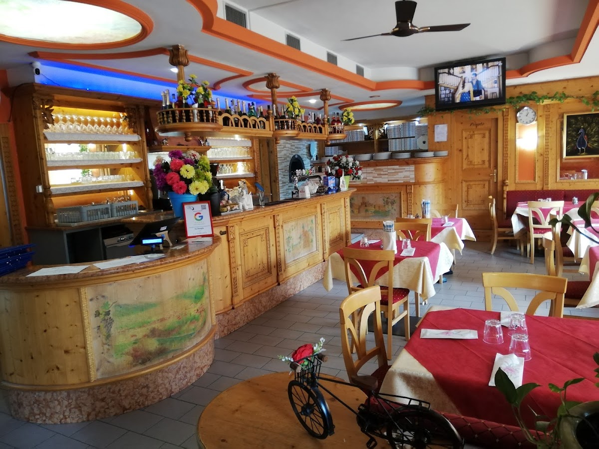 LA TERRAZZA Ristorante Italiano, Indiano e Pizzeria Photo 4