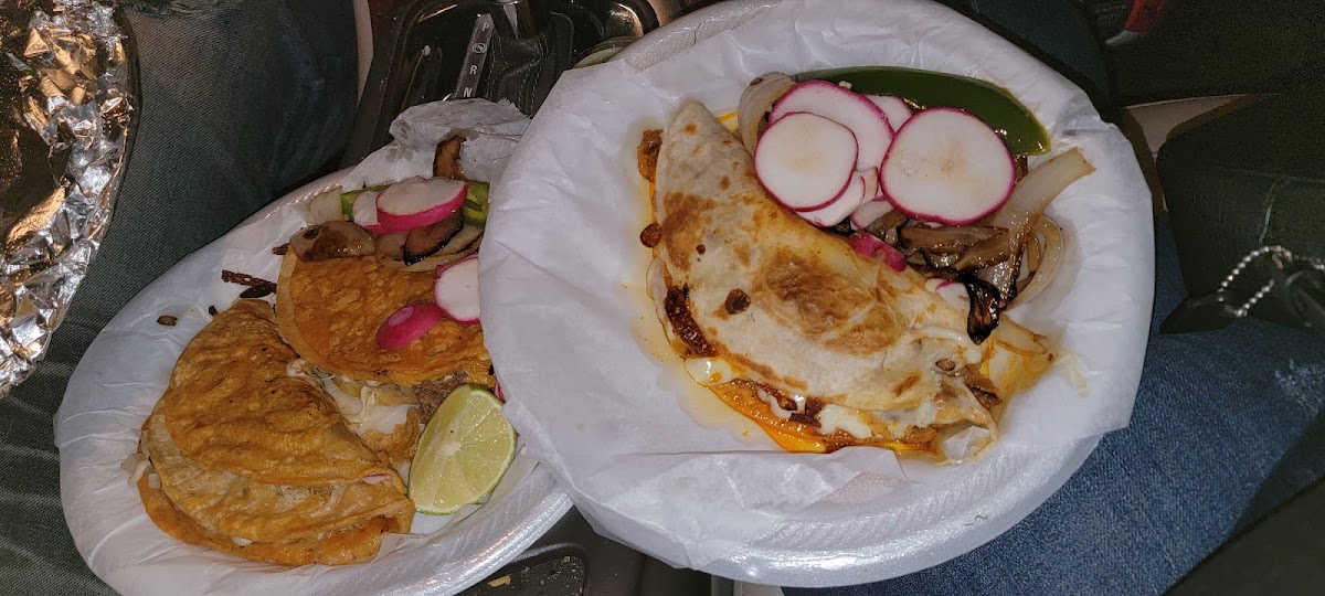 Mi Mundo Mexican Food Photo 6