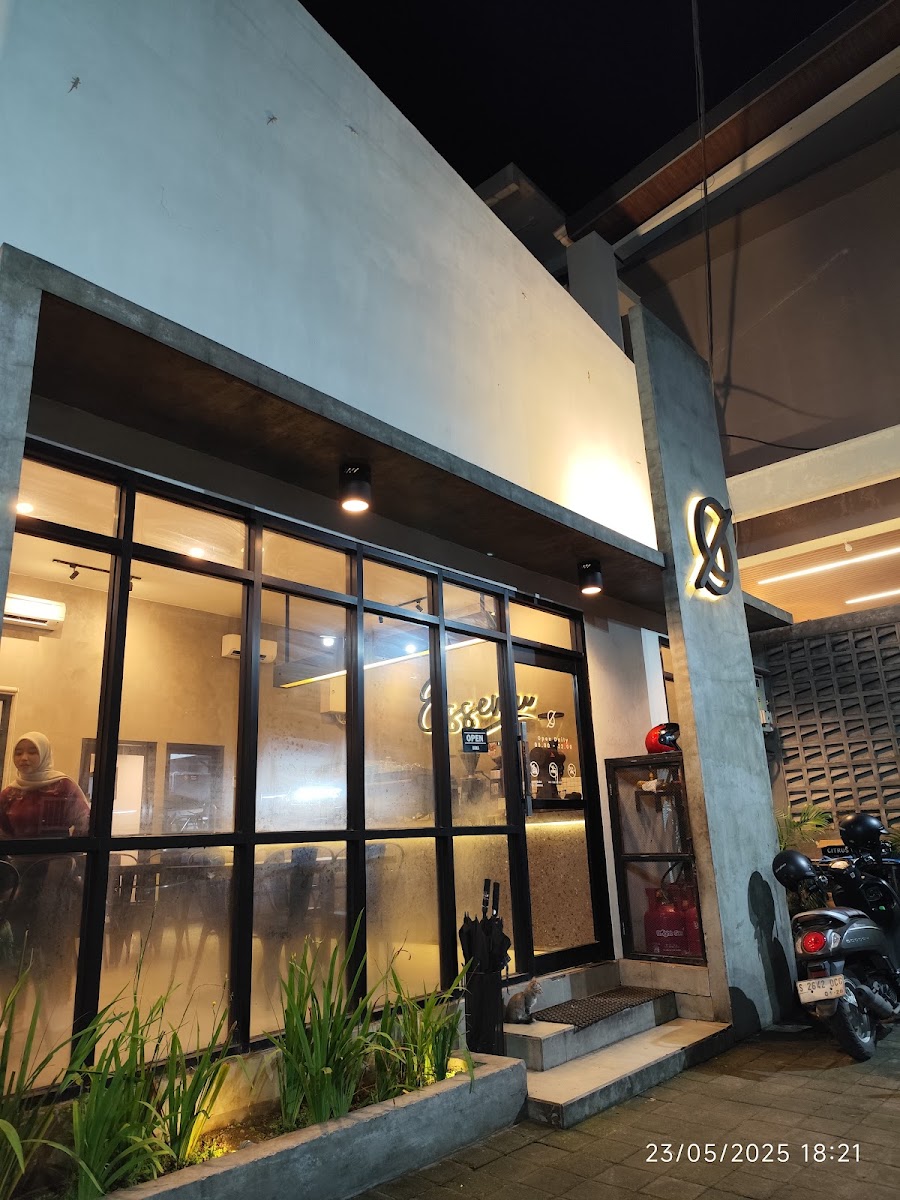 Essemu Coffee & Kitchen Photo 1
