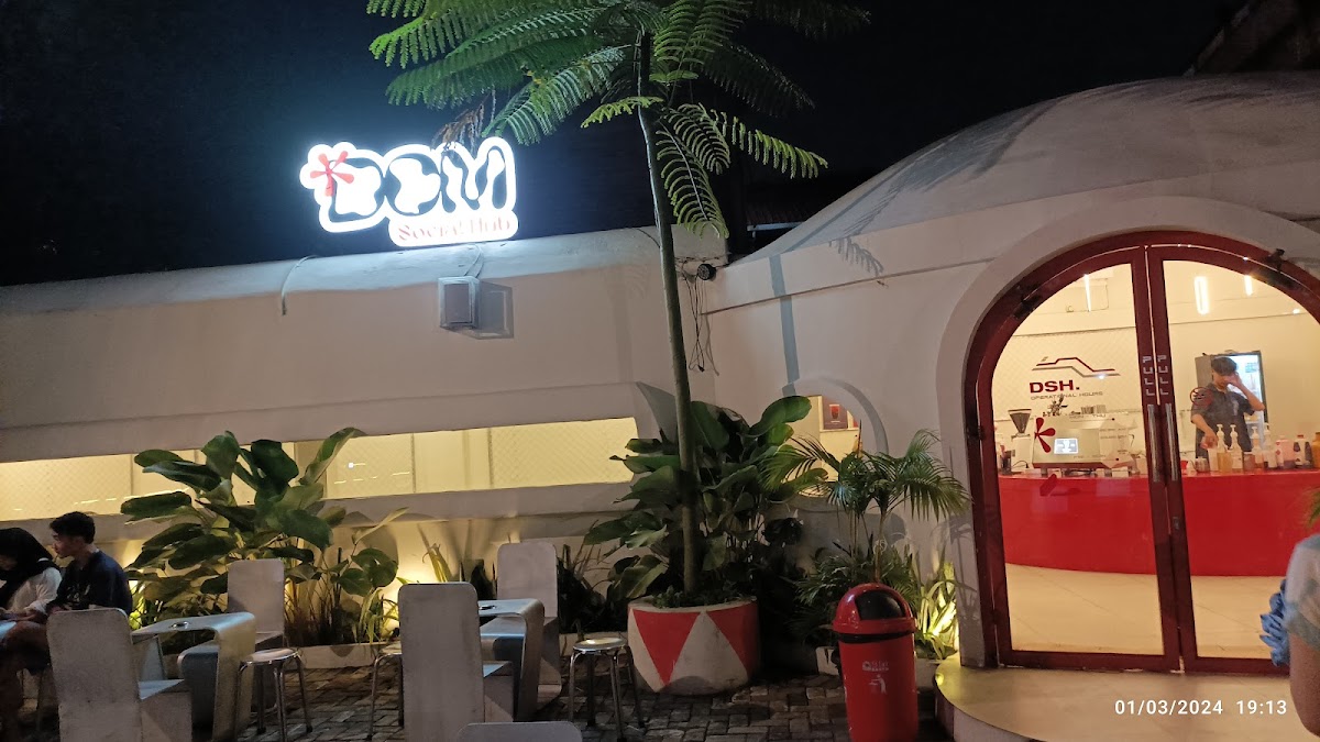 DOM Social Hub Photo 4