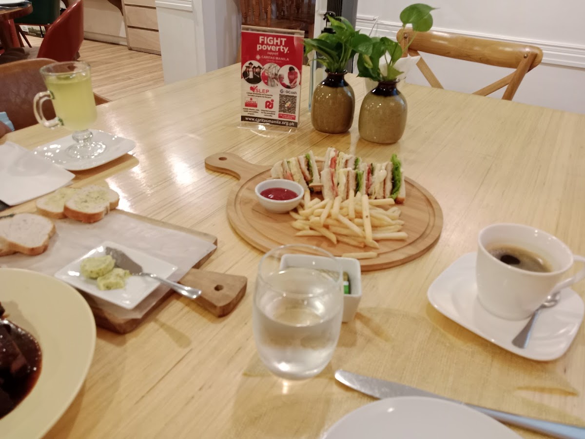 Maria Luisa's Garden Cafe Photo 8
