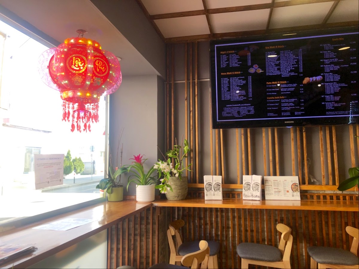 Sushi & Thai Wok Photo 6