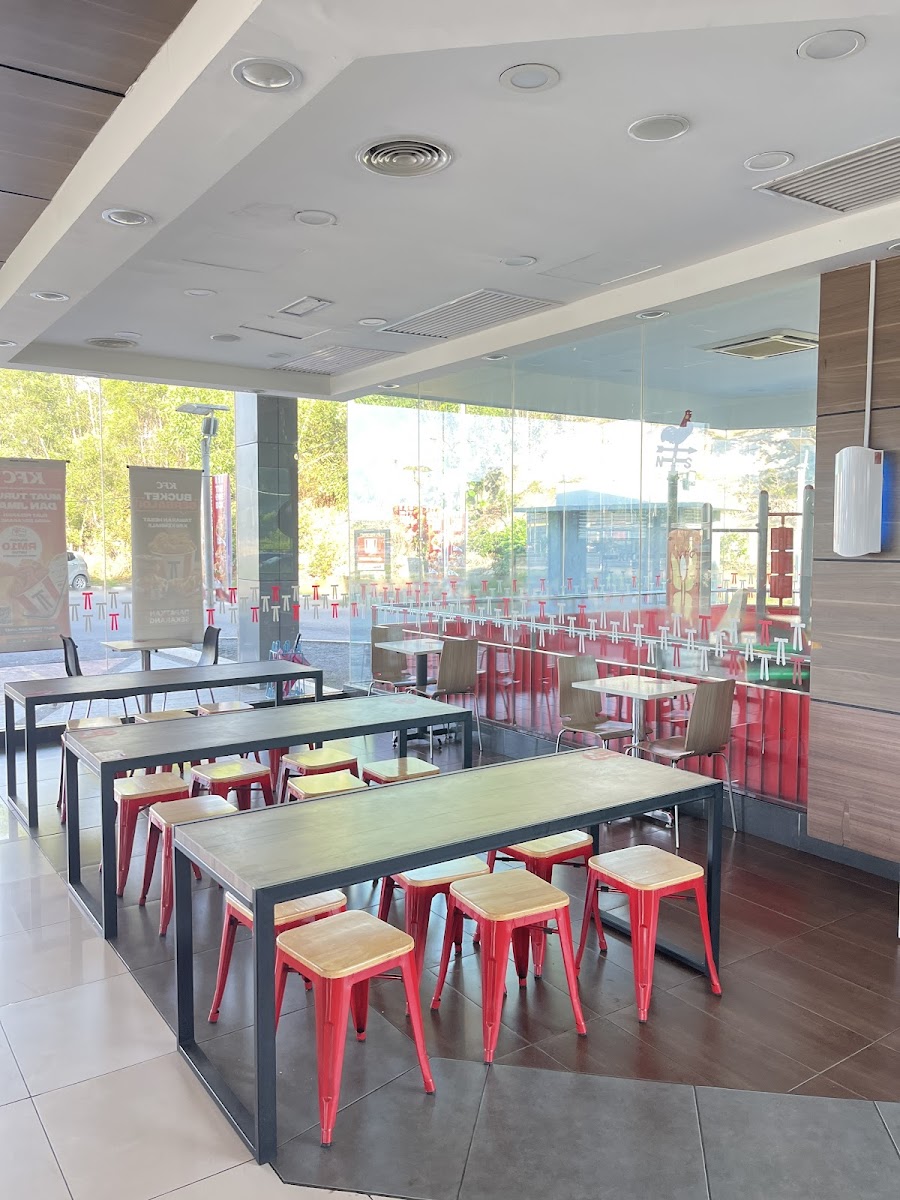 KFC Sulaman Drive Thru Photo 3