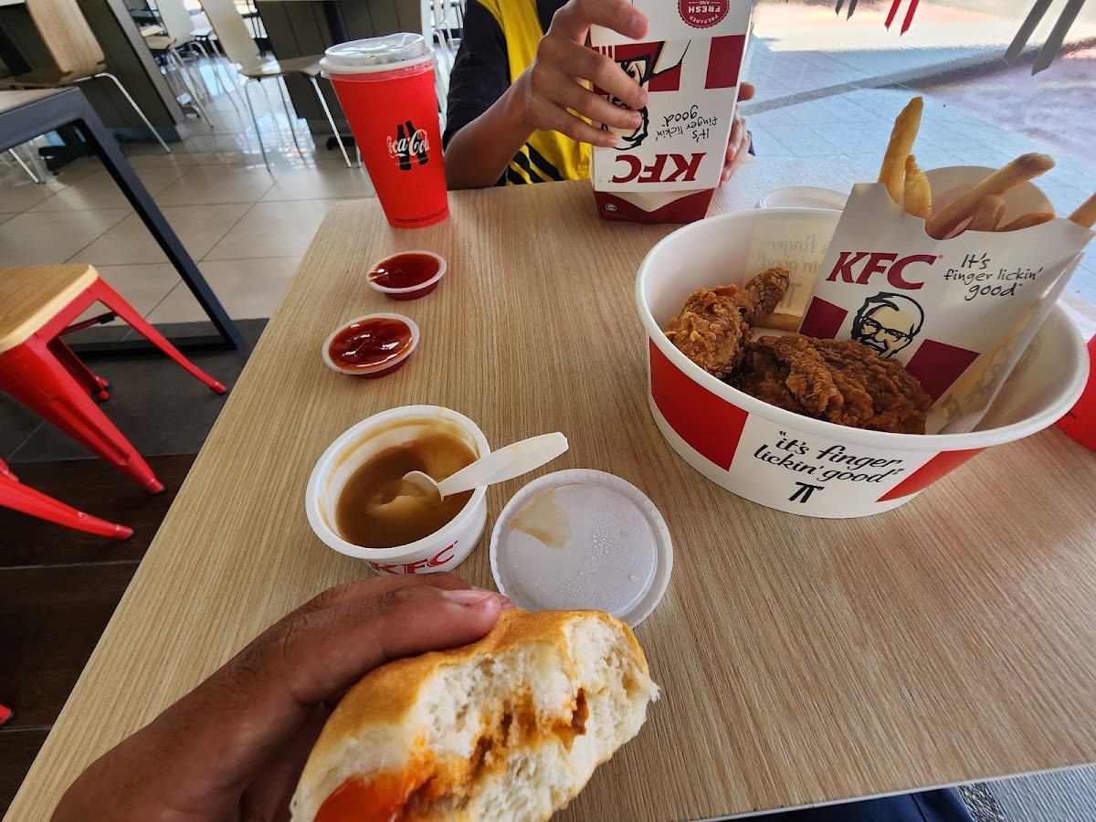 KFC Sulaman Drive Thru Photo 5