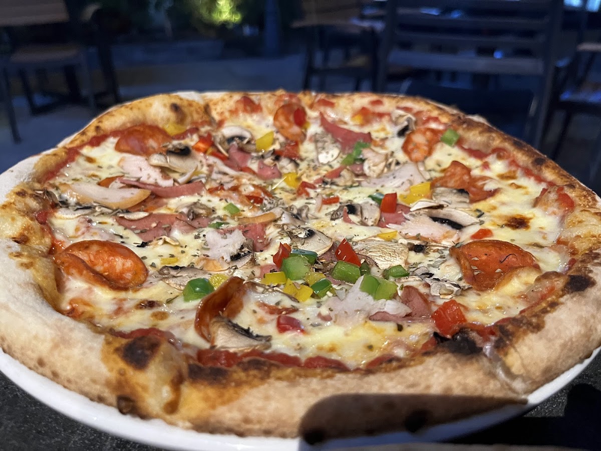 Pizza Italia Uptown Photo 4