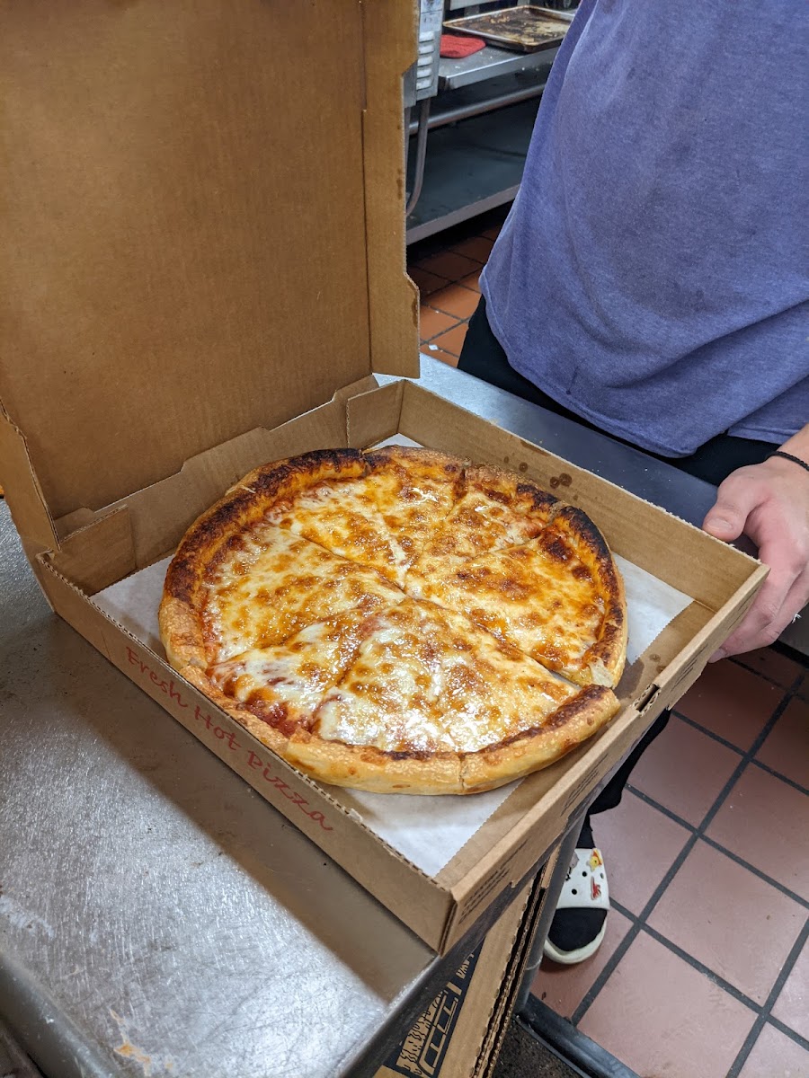 Greg's Pizza Photo 7