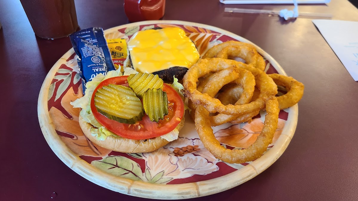 Crossroad's Steak & Grill Photo 8