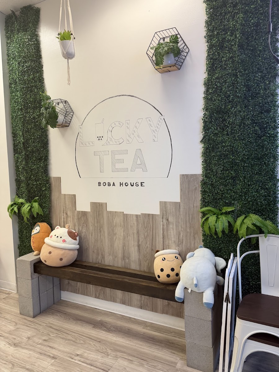 Lucky Tea Boba House Photo 4