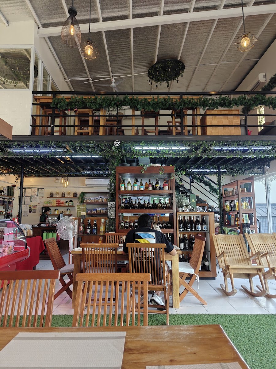 The Courtyard by BGMC Deli & Cafe Photo 4