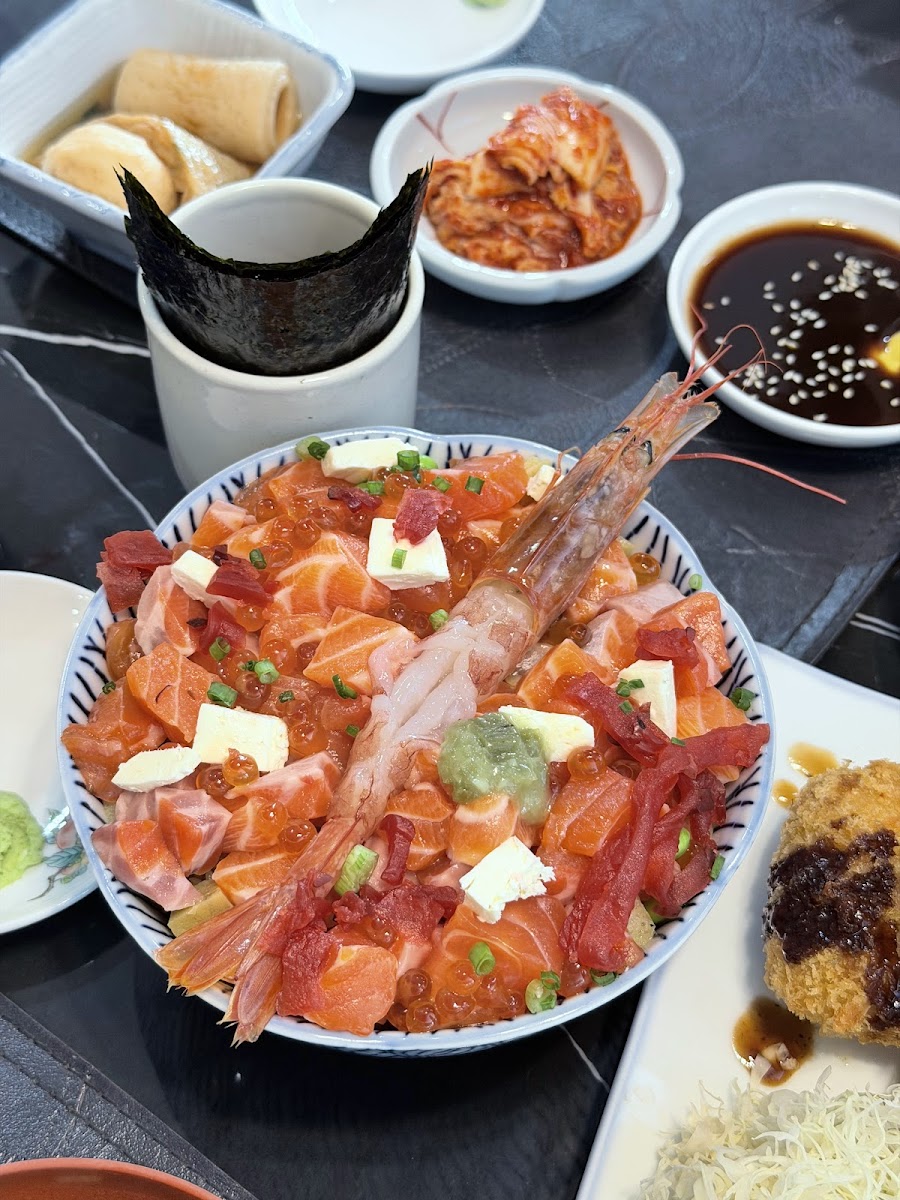 The Zett Restaurant Photo 3