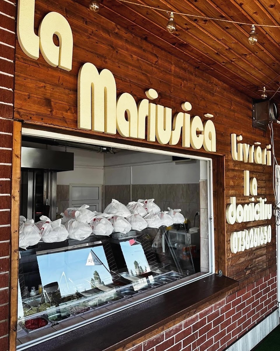 Fast Food “La Mariusică”