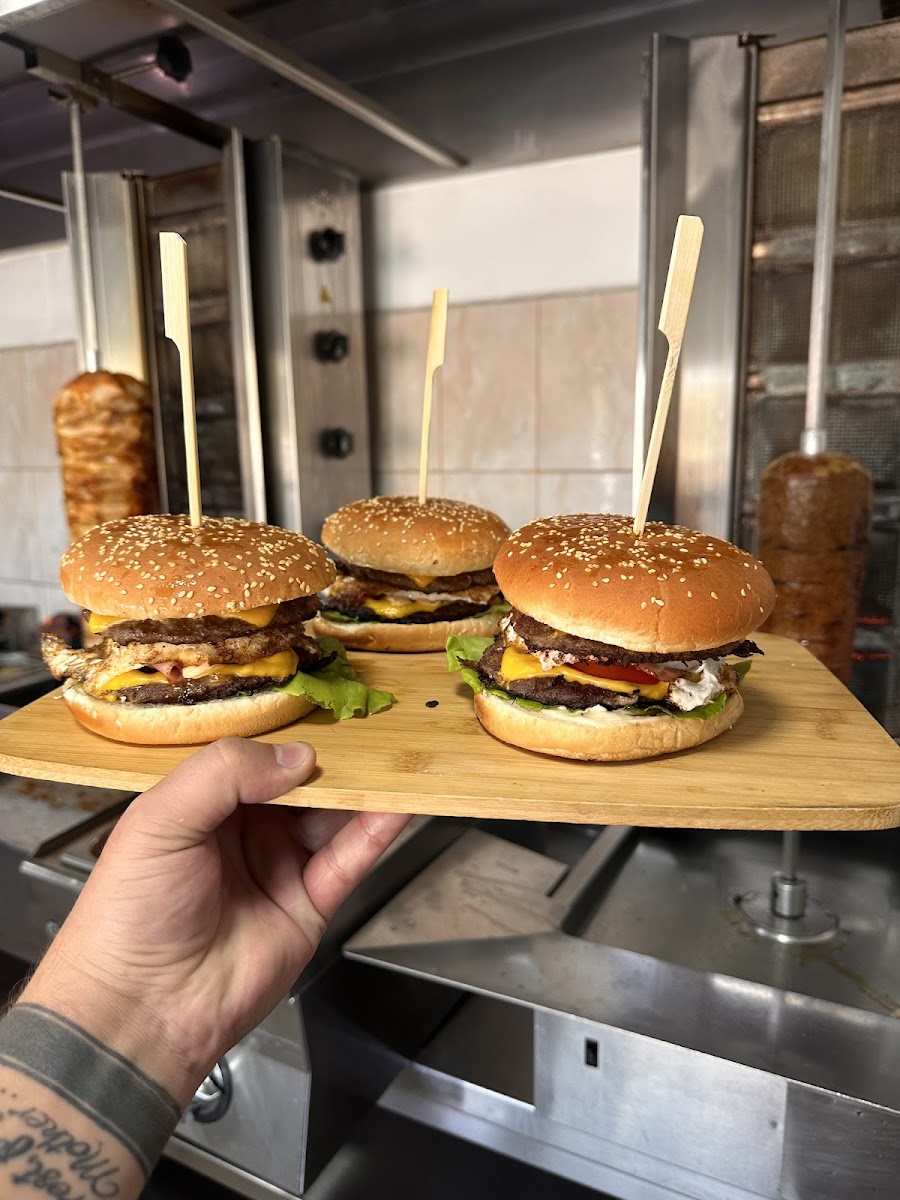 Fast Food “La Mariusică” Photo 6
