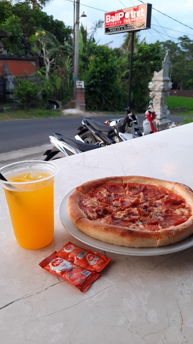 Rey's Pizza