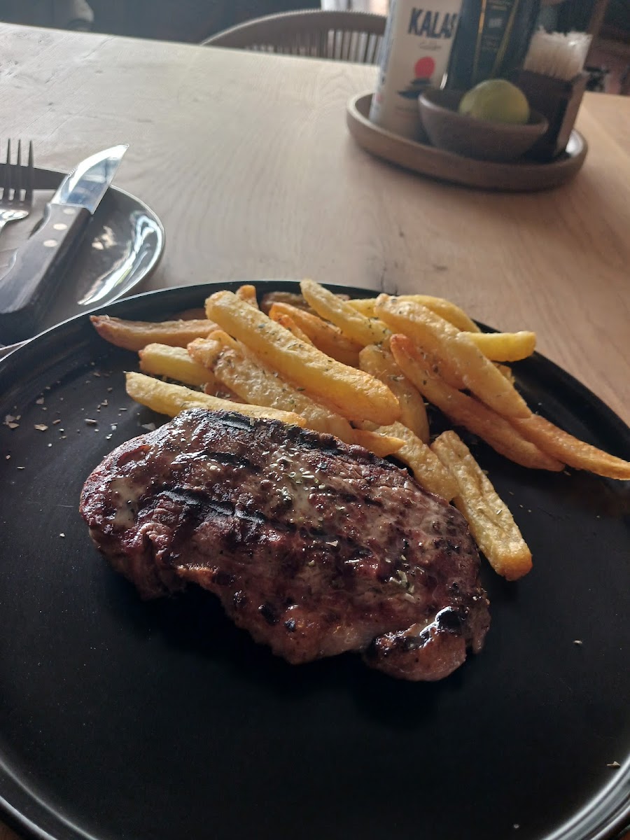 George's Grill House Linksfield Photo 6