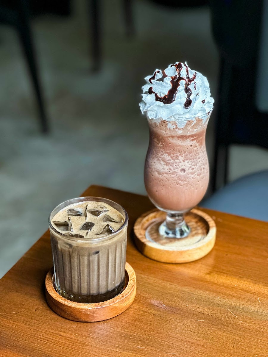 Indoor Café Photo 5
