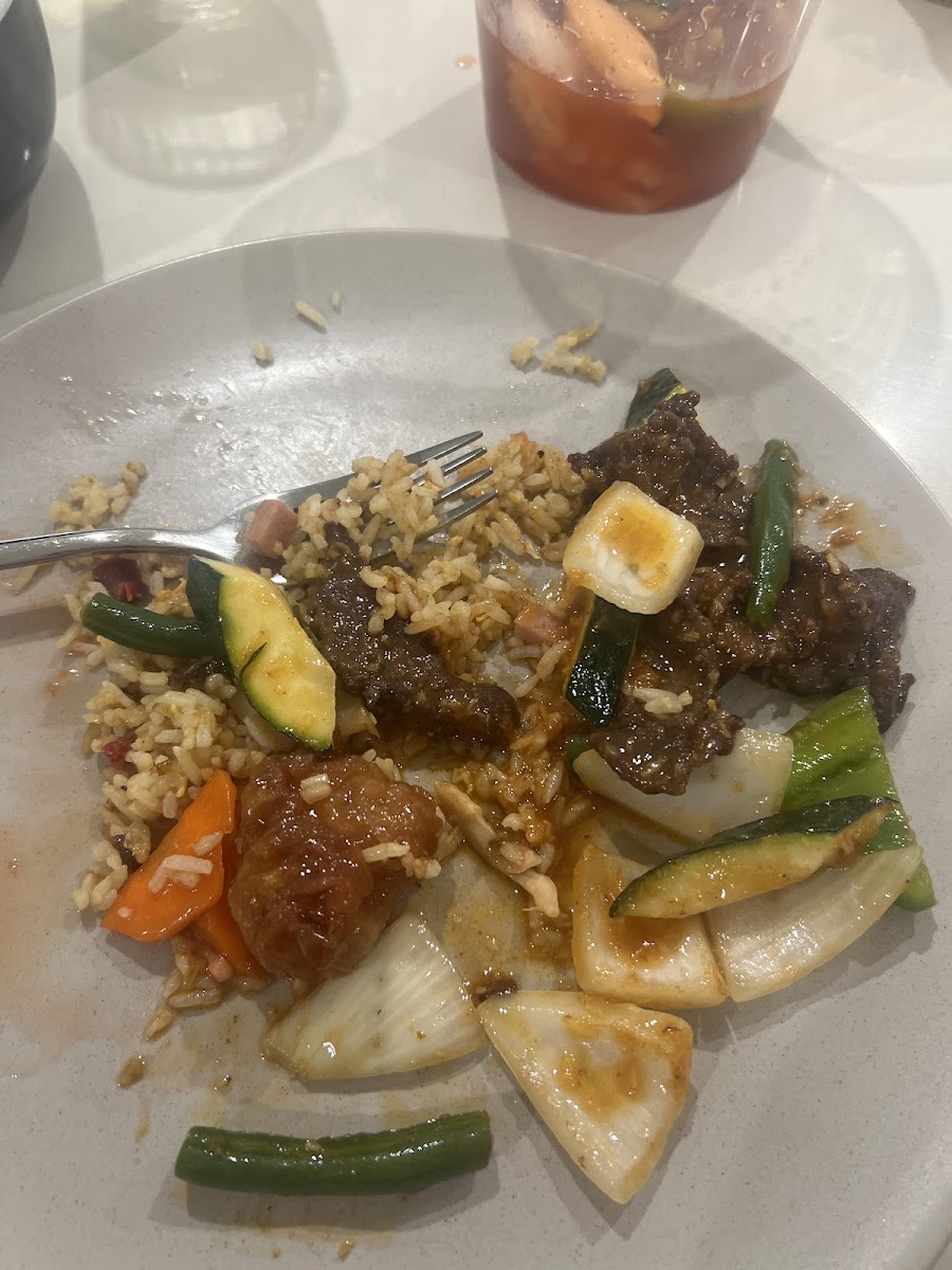 Yee's Chinese Cuisine Photo 5