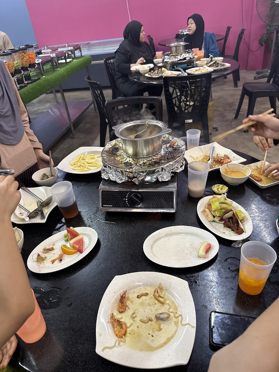 Farhana Steamboat Corner Photo 3