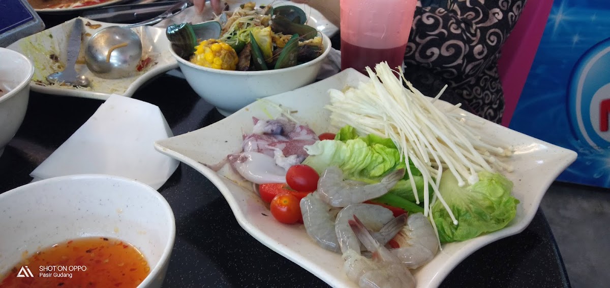 Farhana Steamboat Corner Photo 6