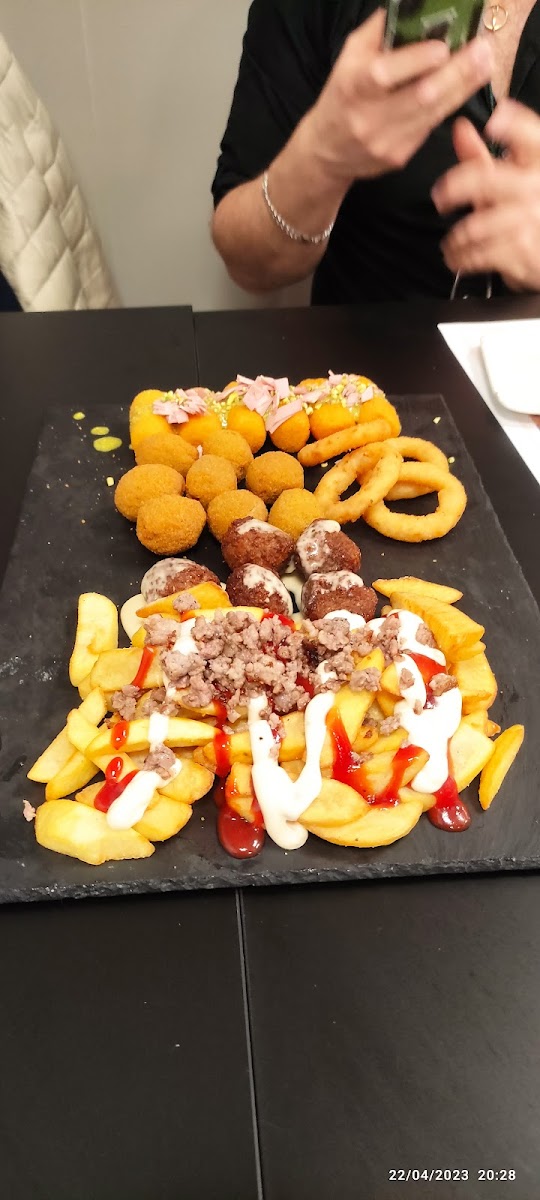Godi Burger (America’n Burger’ ) Photo 6