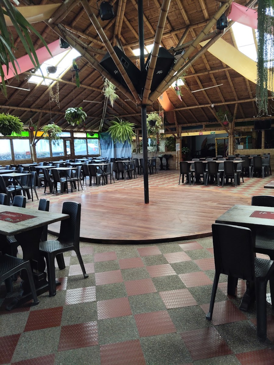 ASADERO Y EVENTOS GUAIMARAL FUNZA CAMPESTRE Photo 4