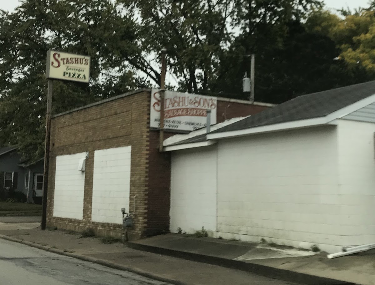 Stashu's Pizza & Deli Photo 3