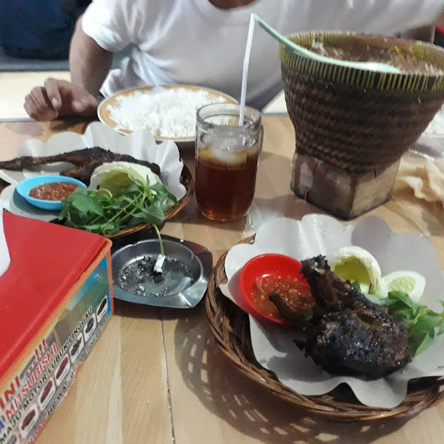 Bebek Bakar Ikan Nila Bakar