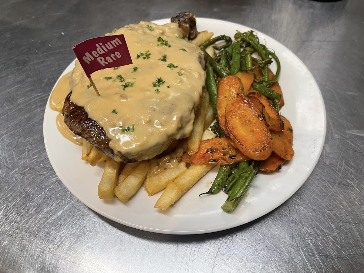 Zeus's Bar & Grill/Cafe Photo 8
